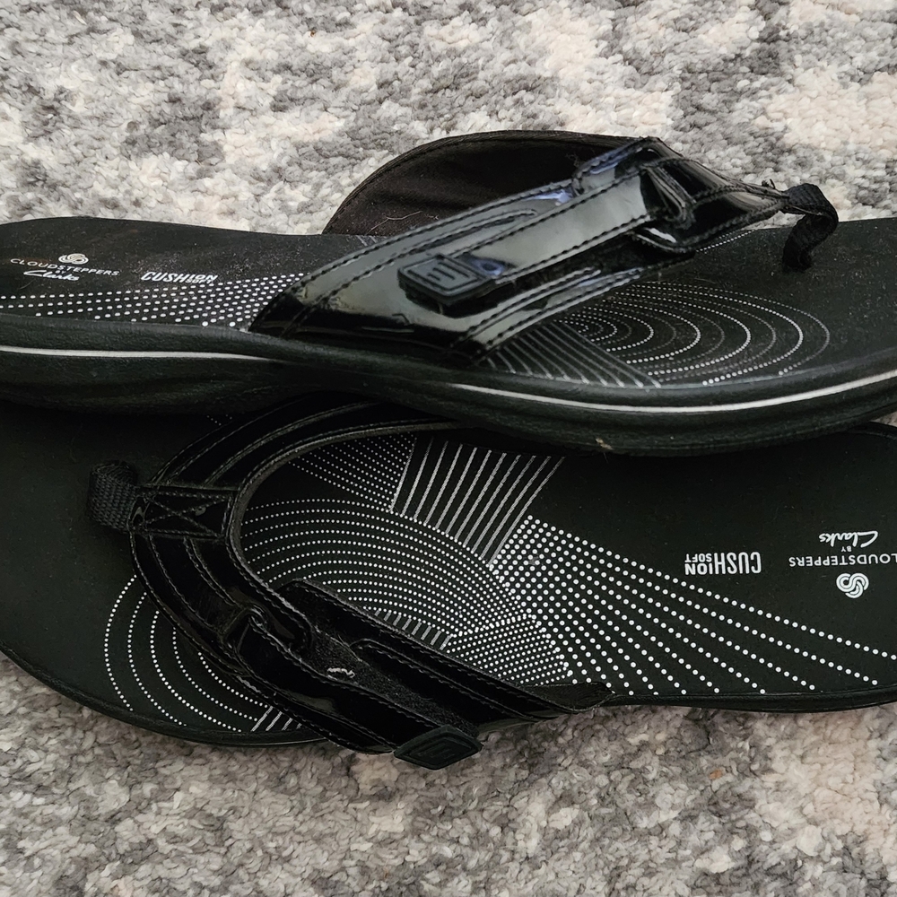Cushion Step Black Sandals
